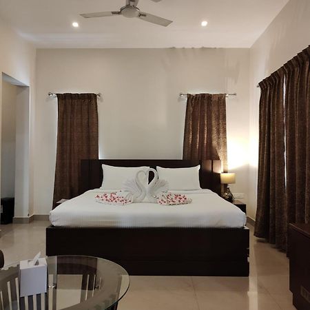 Aroma Ayur Heritage Mattanur ภายนอก รูปภาพ