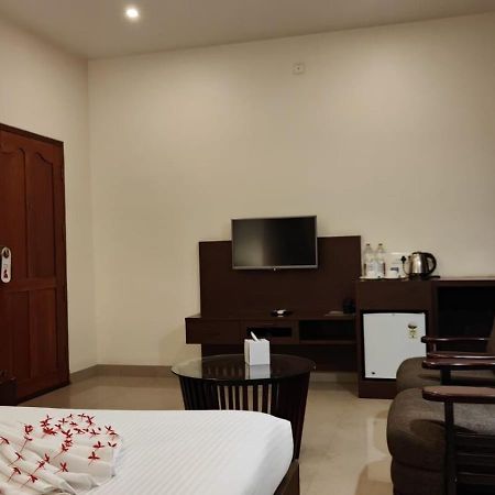 Aroma Ayur Heritage Mattanur ภายนอก รูปภาพ
