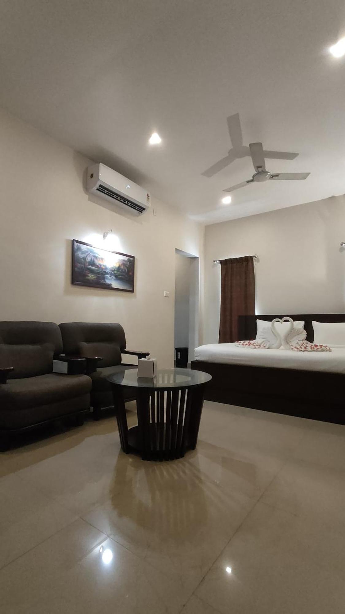 Aroma Ayur Heritage Mattanur ภายนอก รูปภาพ