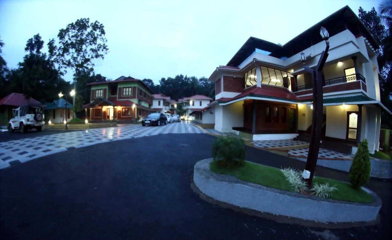 Aroma Ayur Heritage Mattanur ภายนอก รูปภาพ
